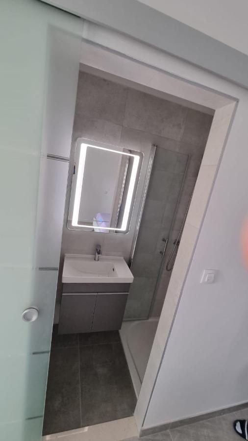 Room Airport Split Каштела Экстерьер фото